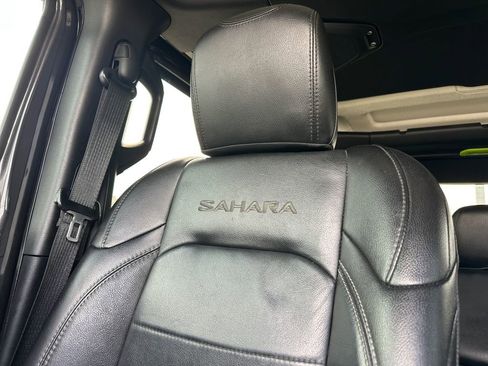 Used 2020 Jeep Wrangler Unlimited Sahara AWD/4WD image 15