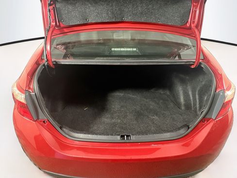 Used 2018 Toyota Corolla LE FWD image 26