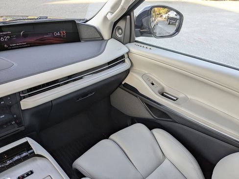 Certified 2025 Lincoln Navigator Reserve image 20