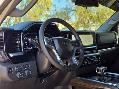 Used 2026 Chevrolet Silverado 1500 LT Trail Boss w/ Convenience Package II AWD/4WD image 10