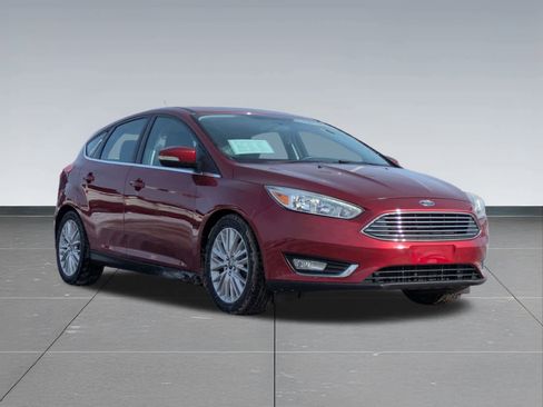 Used 2016 Ford Focus Titanium image 8