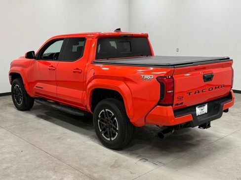 Used 2024 Toyota Tacoma TRD Sport image 9