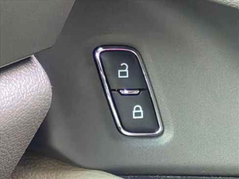 Used 2019 Ford Expedition Max XLT w/ Equipment Group 202A RWD image 13