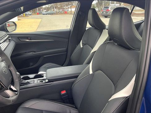 Used 2026 Toyota Camry SE image 30