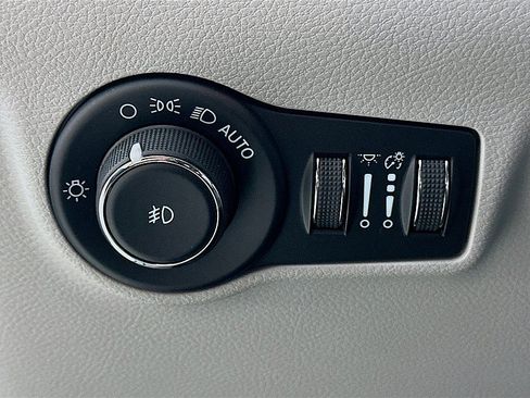 Used 2023 Jeep Compass Limited w/ Elite Group AWD/4WD image 10
