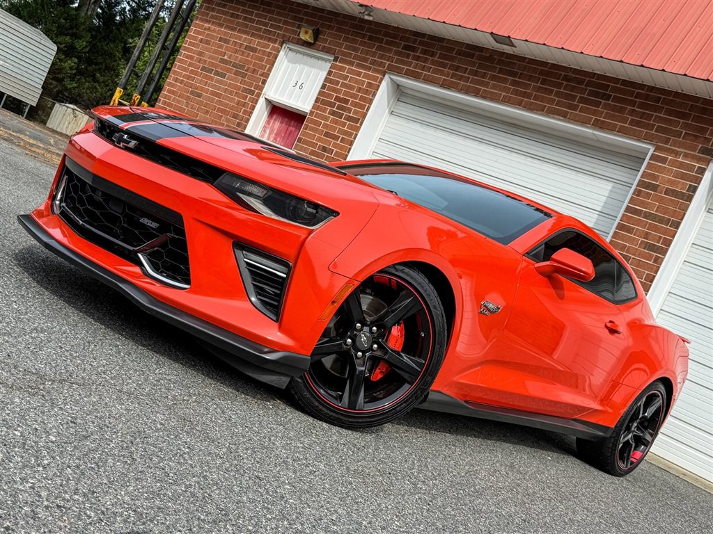 Used 2018 Chevrolet Camaro SS w/ Hot Wheels Edition RWD image 4