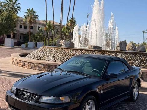 Used 2004 Ford Mustang Premium RWD image 1