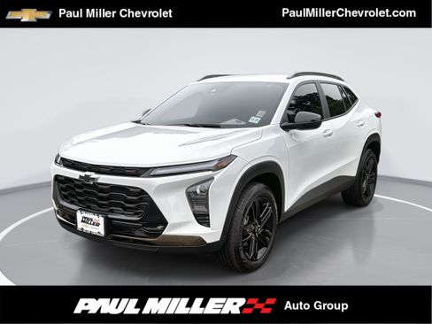 Certified 2025 Chevrolet Trax ACTIV w/ Driver Confidence Package FWD image 1
