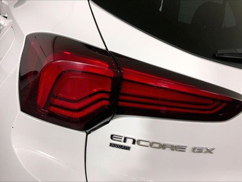 Used 2024 Buick Encore GX Sport Touring image 27