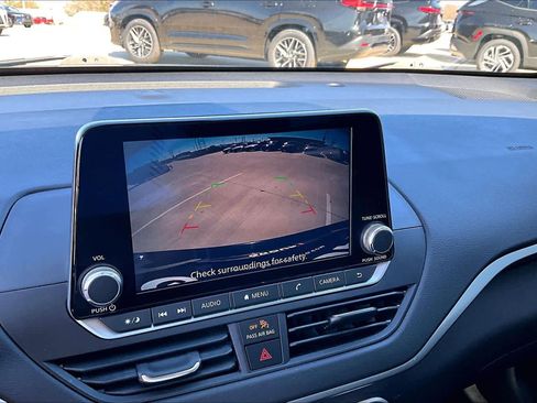 Used 2022 Nissan Altima 2.5 SV FWD image 26