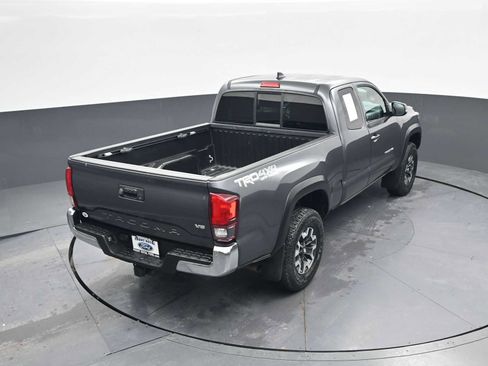Used 2018 Toyota Tacoma TRD Off-Road image 31