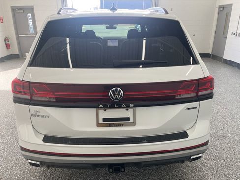 New 2026 Volkswagen Atlas Peak Edition AWD/4WD image 4