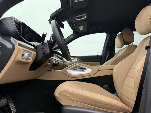 Used 2026 Mercedes-Benz GLS 580 4MATIC image 24