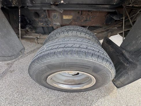 Used 2001 Chevrolet Silverado 3500 LS AWD/4WD image 22