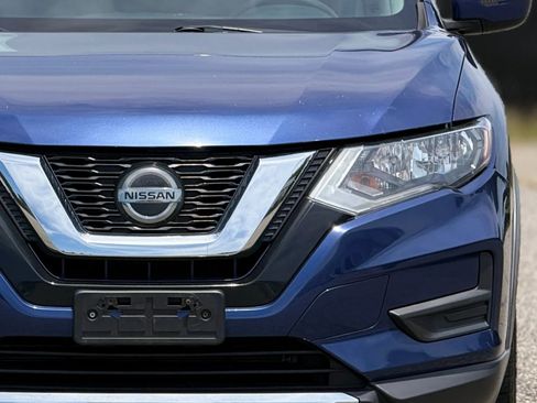 Used 2018 Nissan Rogue SV AWD/4WD image 12