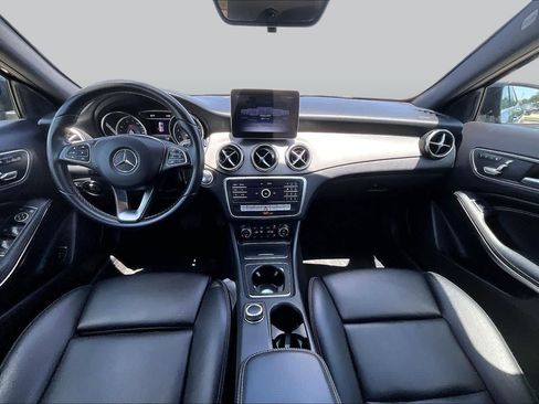 Used 2018 Mercedes-Benz GLA 250 w/ Premium Package image 15