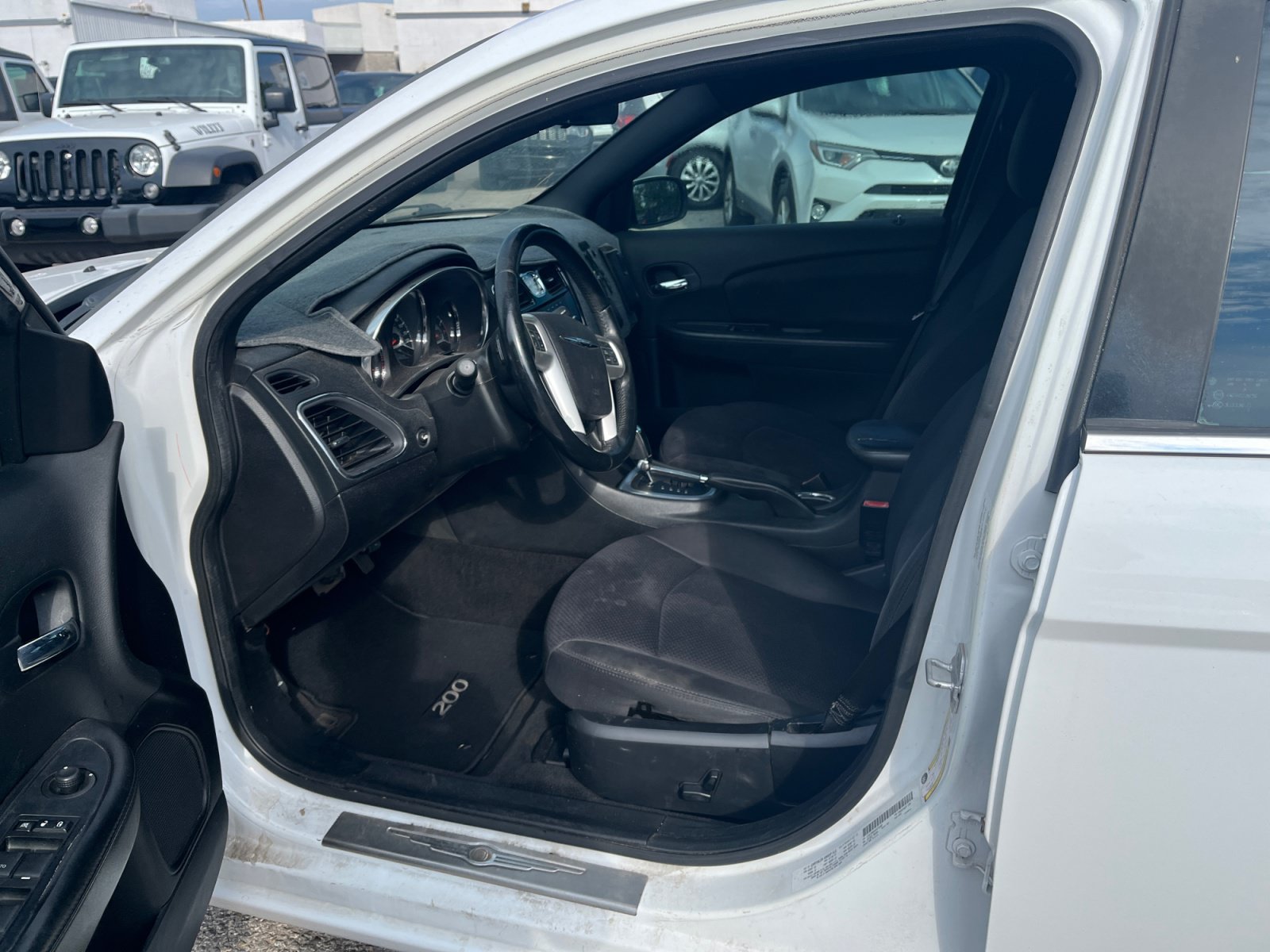 Used 2013 Chrysler 200 Touring FWD image 14