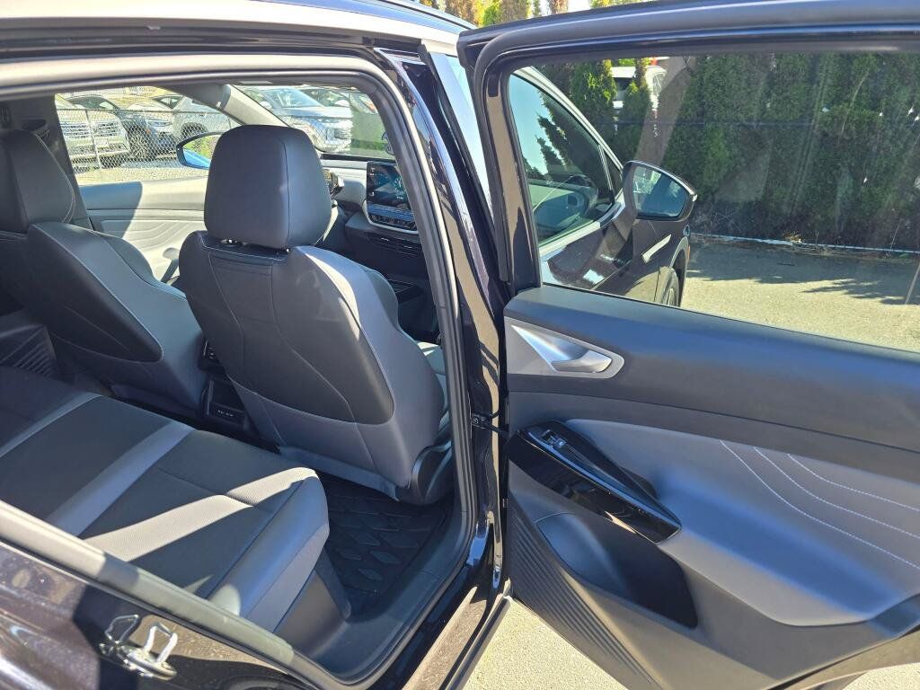 Used 2023 Volkswagen ID.4 S RWD image 13
