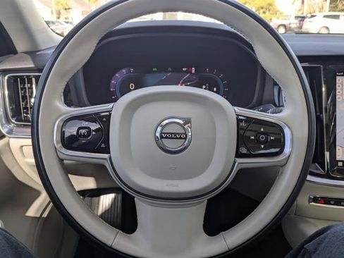 Certified 2023 Volvo S60 B5 Core image 32