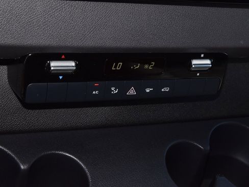 Used 2025 Mercedes-Benz Sprinter 2500 image 31