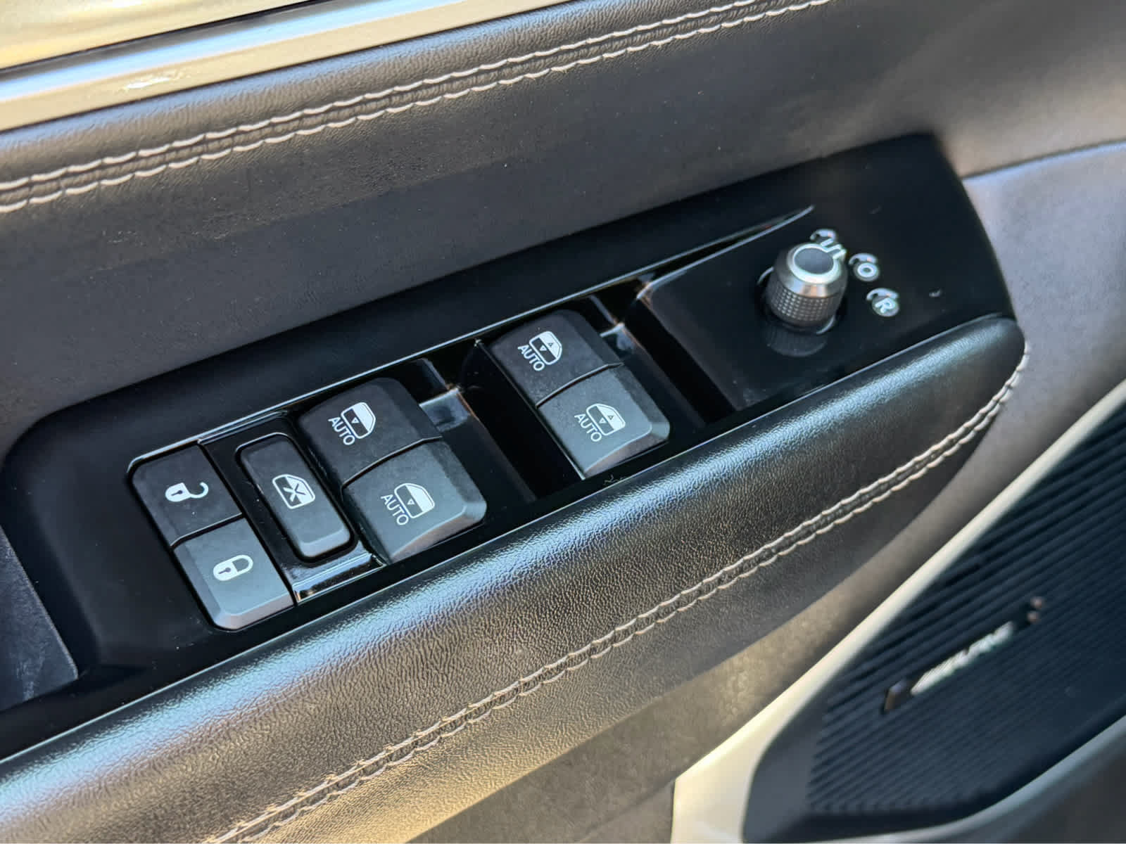 Used 2022 Jeep Wagoneer Series II AWD/4WD image 9