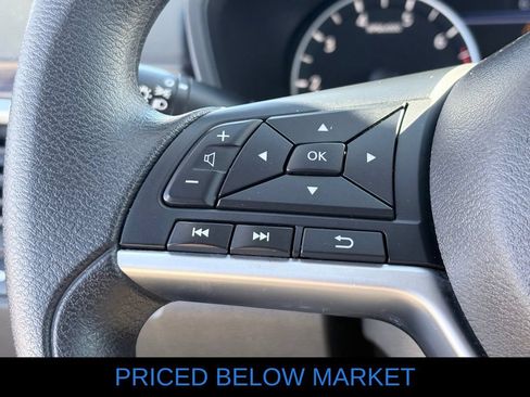 Used 2024 Nissan Altima 2.5 SV FWD image 13