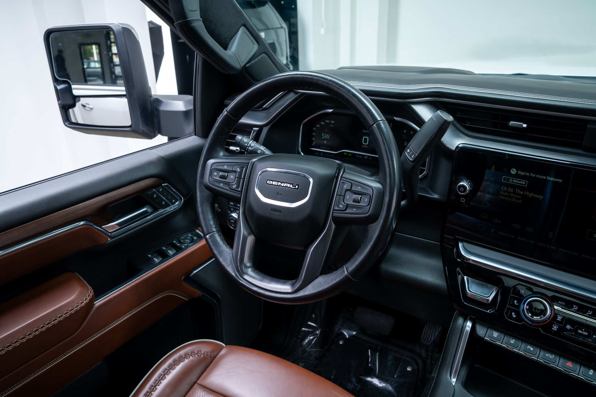 Used 2024 GMC Sierra 3500 Denali Ultimate AWD/4WD image 8