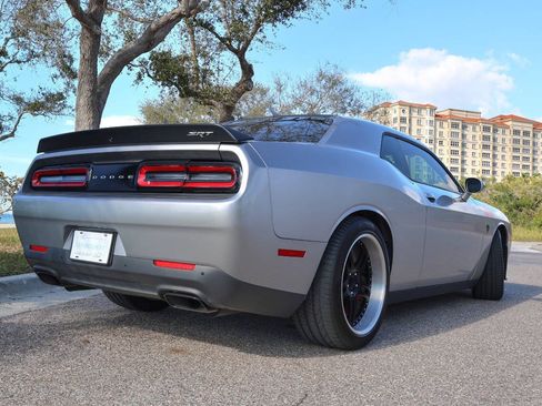 Used 2015 Dodge Challenger SRT Hellcat RWD image 31