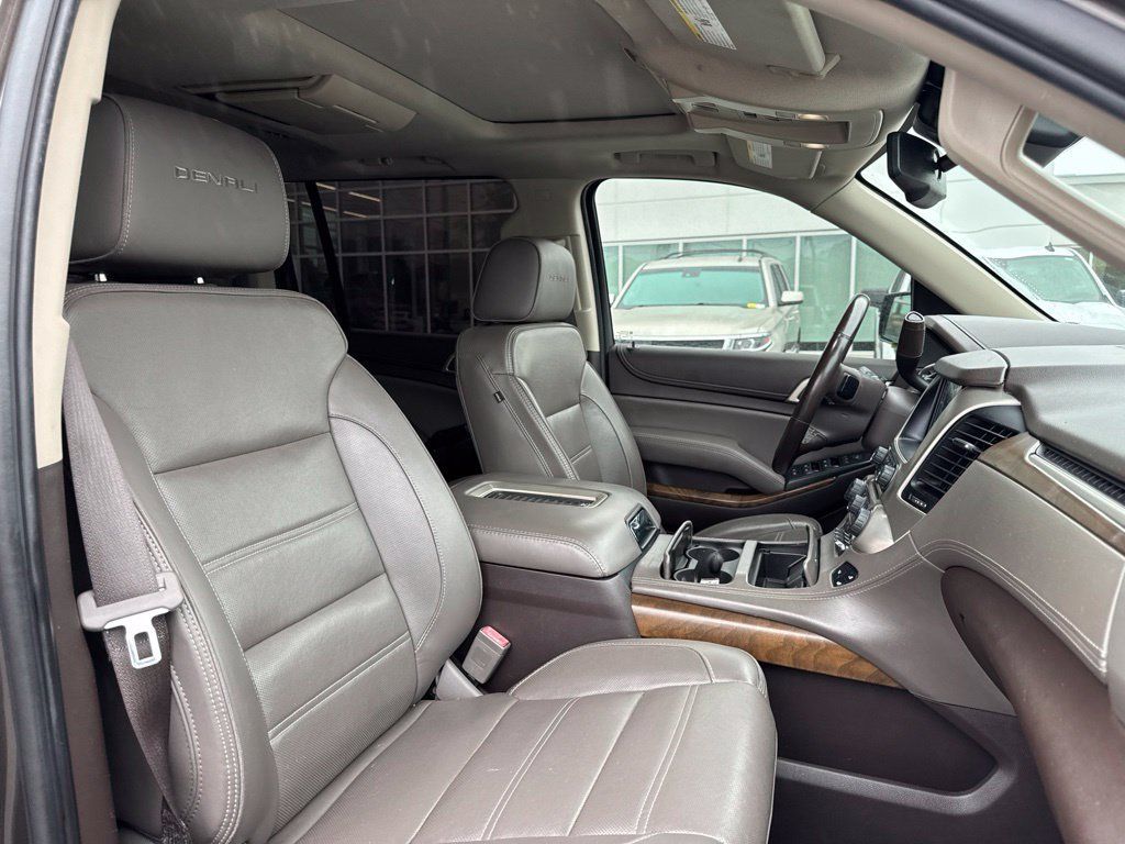 Used 2019 GMC Yukon XL Denali w/ Denali Ultimate Package RWD image 16