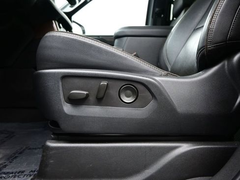Used 2022 Chevrolet Tahoe High Country w/ Premium Package 2 AWD/4WD image 15