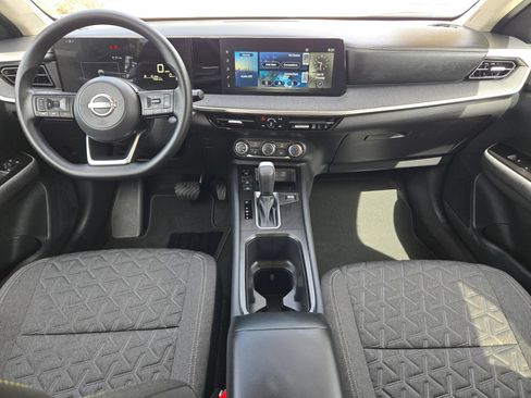Used 2025 Nissan Kicks SV FWD image 15