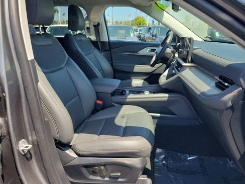 Used 2026 Ford Explorer Active w/ Active Comfort Package RWD image 15
