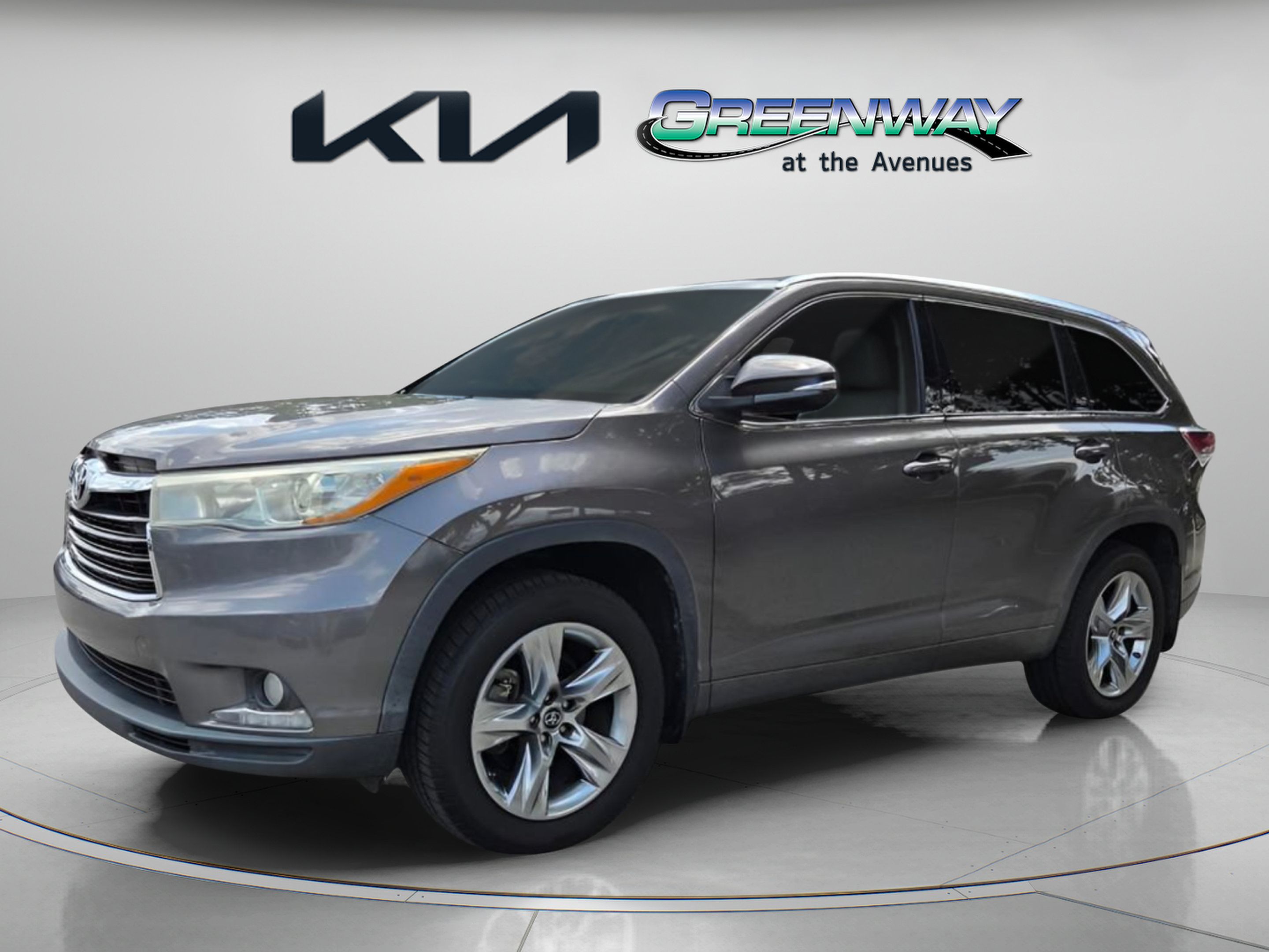 Used 2016 Toyota Highlander Limited AWD/4WD image 3