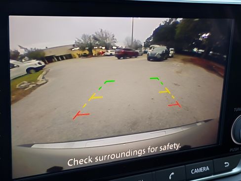 Used 2023 Nissan Rogue SV image 15