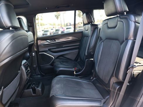 Used 2022 Jeep Grand Cherokee L Laredo RWD image 33