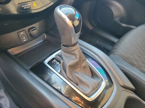 Certified 2017 Nissan Rogue SV w/ Midnight Edition image 28