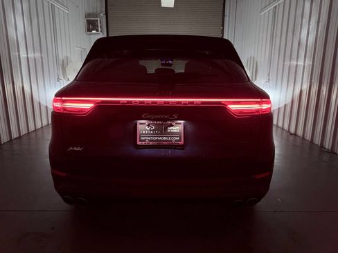Used 2019 Porsche Cayenne S AWD/4WD image 9