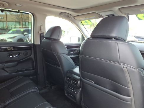 Used 2023 Honda Pilot Touring image 13