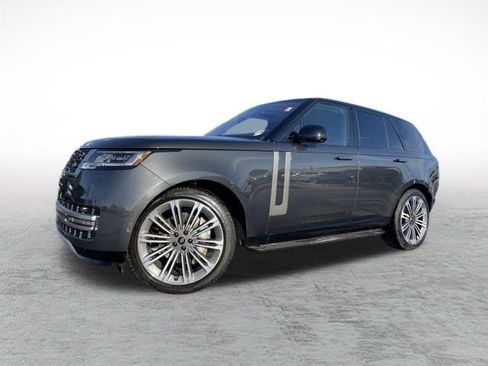 Used 2023 Land Rover Range Rover SE image 1