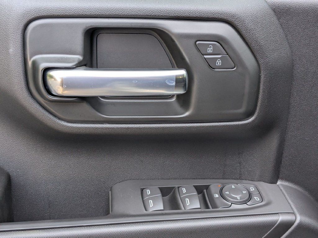 New 2026 Chevrolet Silverado 1500 Custom w/ Turbomax Blackout Package AWD/4WD image 10