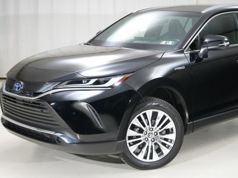 Used 2021 Toyota Venza XLE image 5