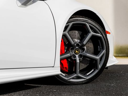 Used 2024 Lamborghini Huracan EVO image 21