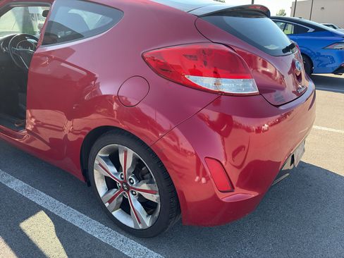 Used 2017 Hyundai Veloster Value Edition FWD image 11