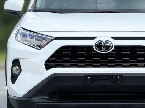 Used 2020 Toyota RAV4 XLE FWD image 14
