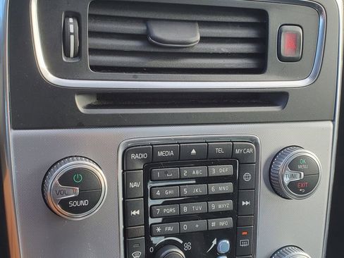 Used 2017 Volvo S60 T5 Dynamic image 23