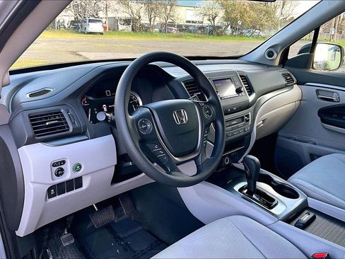 Used 2016 Honda Pilot LX image 18