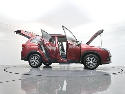 Used 2023 Subaru Forester Premium AWD/4WD image 51