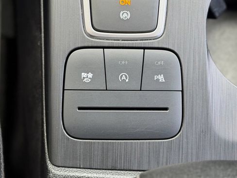 Used 2022 Ford Escape Titanium AWD/4WD image 16