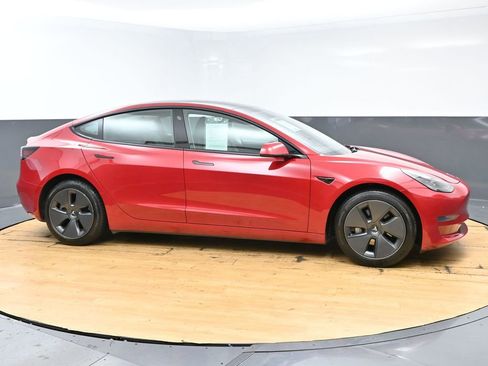 Used 2023 Tesla Model 3 Standard Range RWD image 7