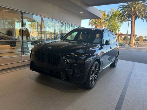Certified 2025 BMW X7 xDrive40i w/ Executive Package AWD/4WD image 3